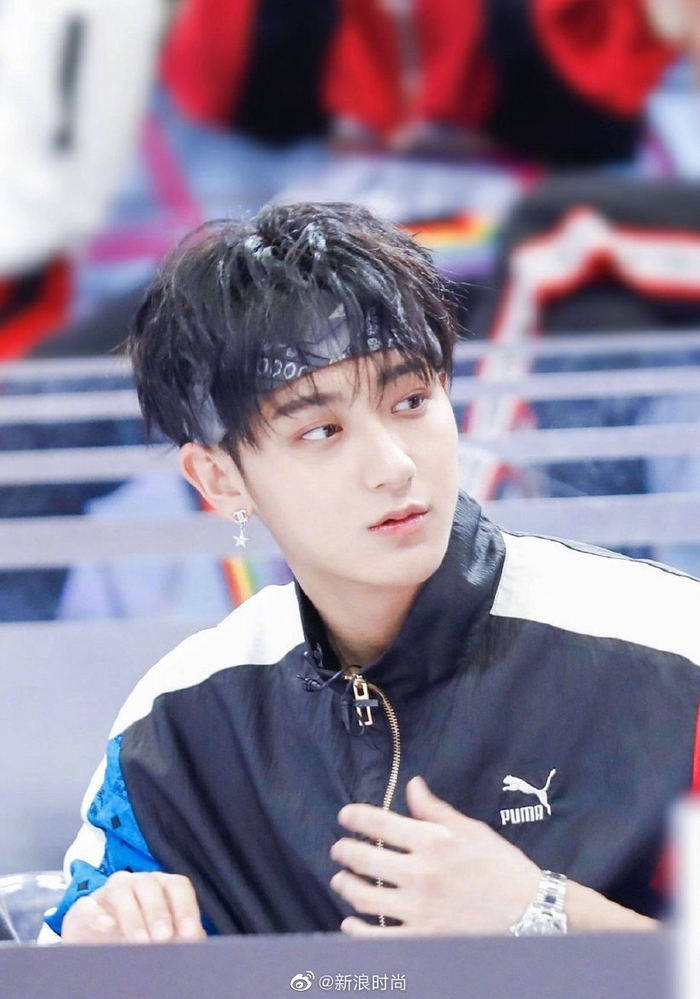 男星发带造型
