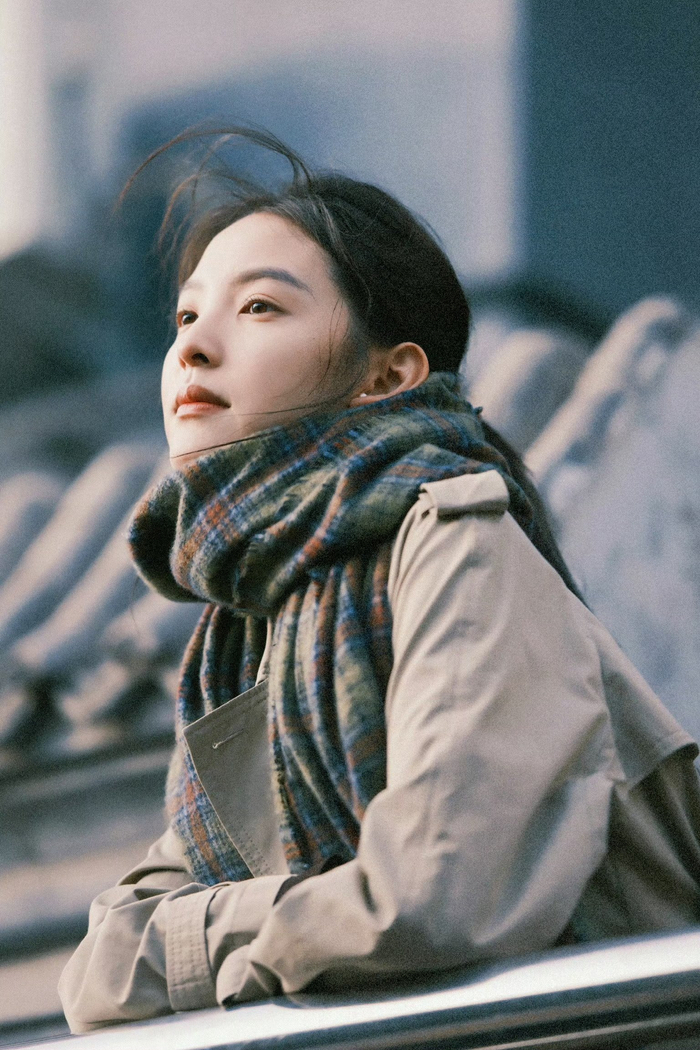 章若楠最新造型有汤唯《晚秋》的感觉了!__财经头条