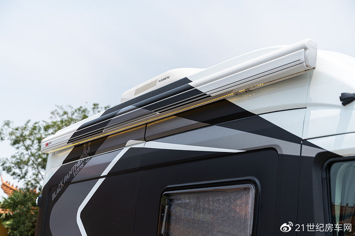 实拍卫航房车黑豹带给你不一样的豪华美式大旅居