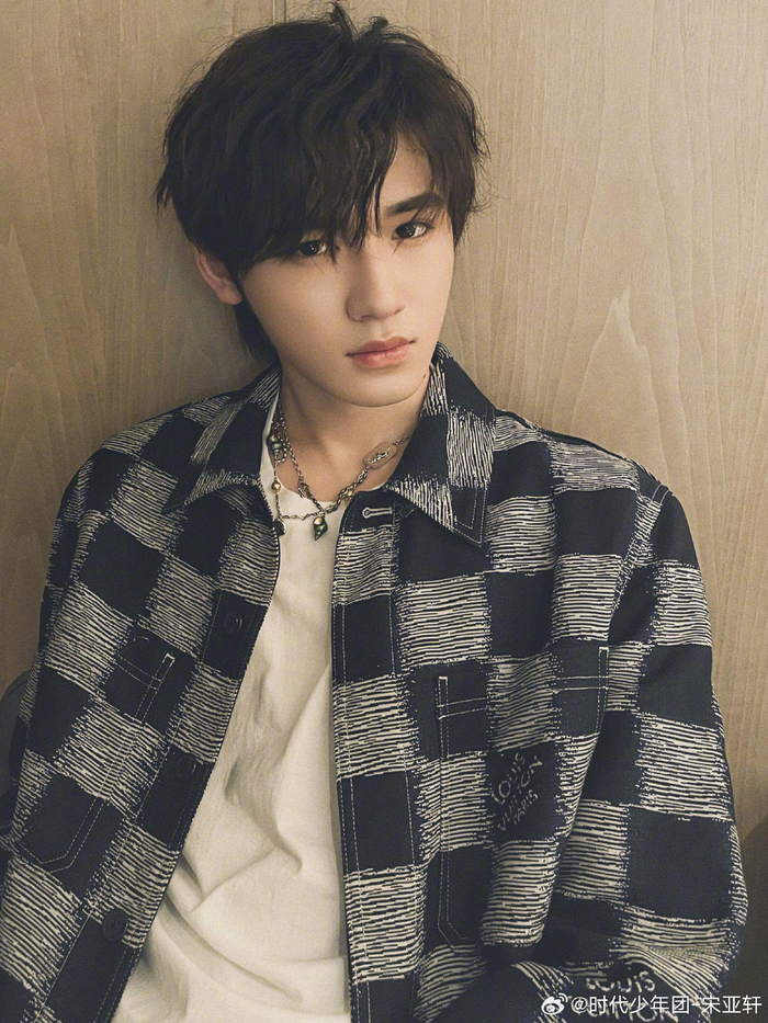 恭喜@时代少年团-宋亚轩 微博转评赞破15亿,继续走花路吧弟弟__财经