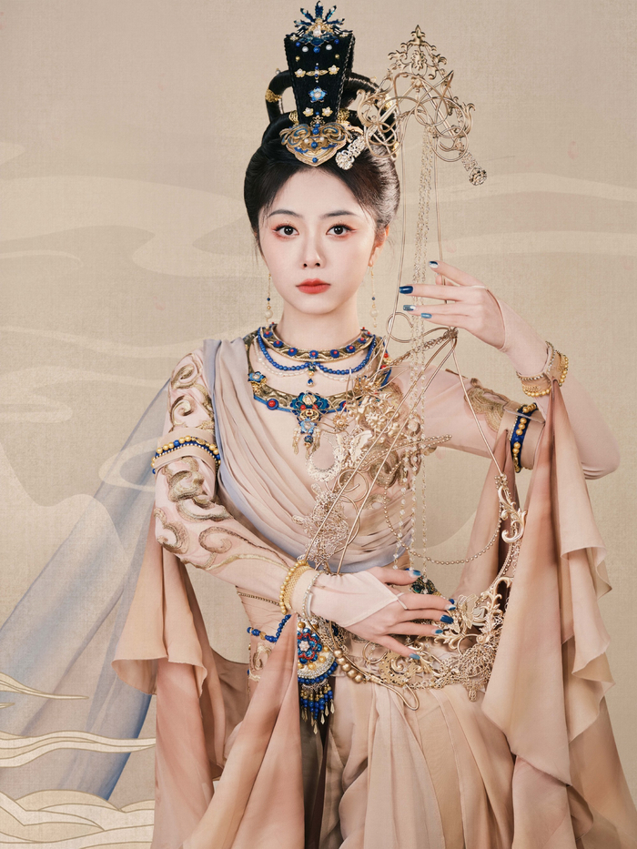 被谭松韵这组敦煌神女写真美得说不出话