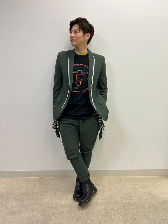 青柳尊哉设计的圆谷映像3周年t恤明年4周年写个4