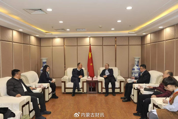 人寿财险内蒙古分公司重客/政保/银保业务部副总经理张晓博陪同拜访
