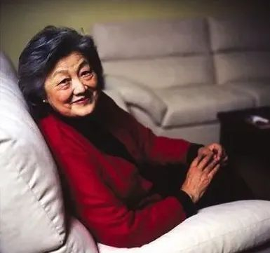 洪晃:母亲章含之最大的悲剧,就是太把男人当回事|洪晃|章含之|乔冠华_新浪新闻