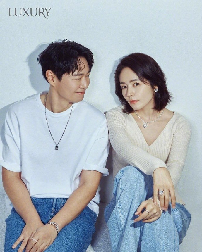 韩佳人延政勋结婚19年第一次拍摄情侣画报欧尼脸上完全没有岁月的痕迹