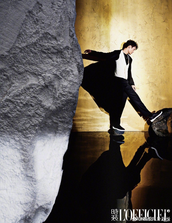 王凯时装男士四月刊封面大片今年首本大刊