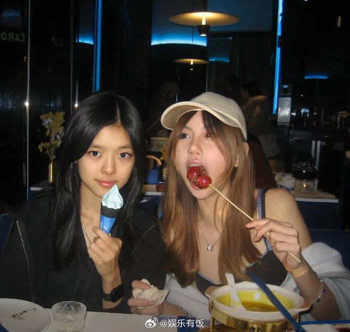 钟丽缇女儿考拉与好友聚餐晒出聚餐合照个个都是大美女