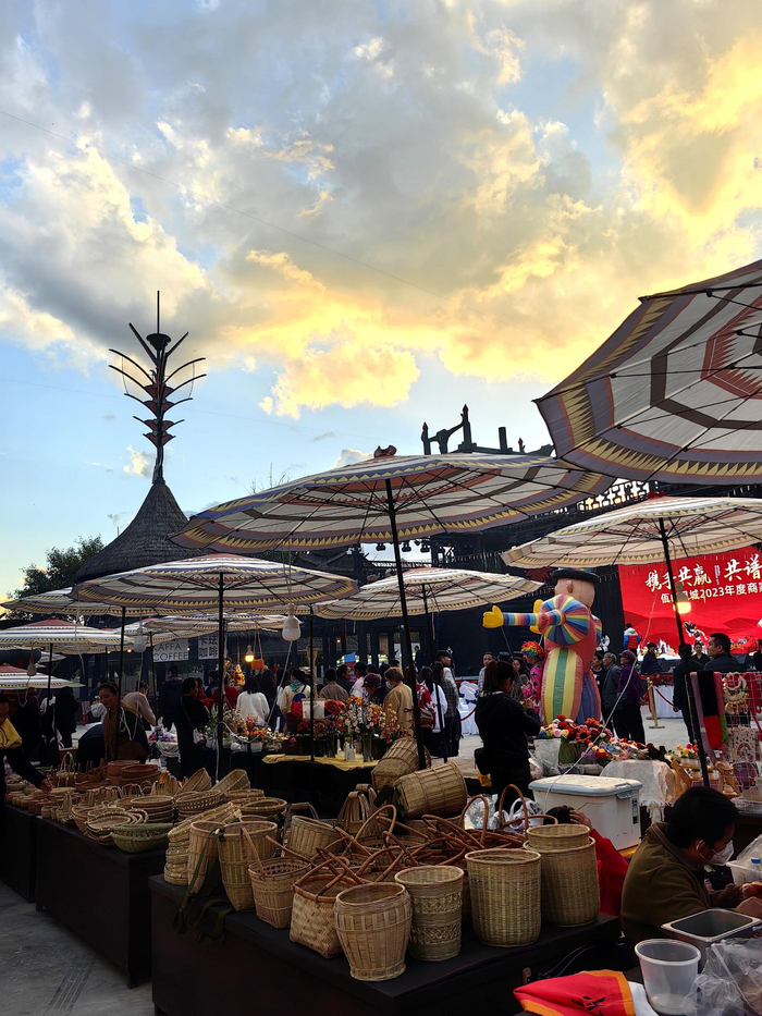 昨天的临沧佤山凤城月牙地星光夜市