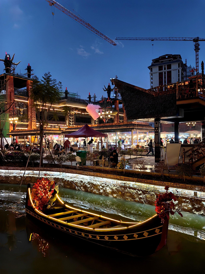 昨天的临沧佤山凤城月牙地星光夜市