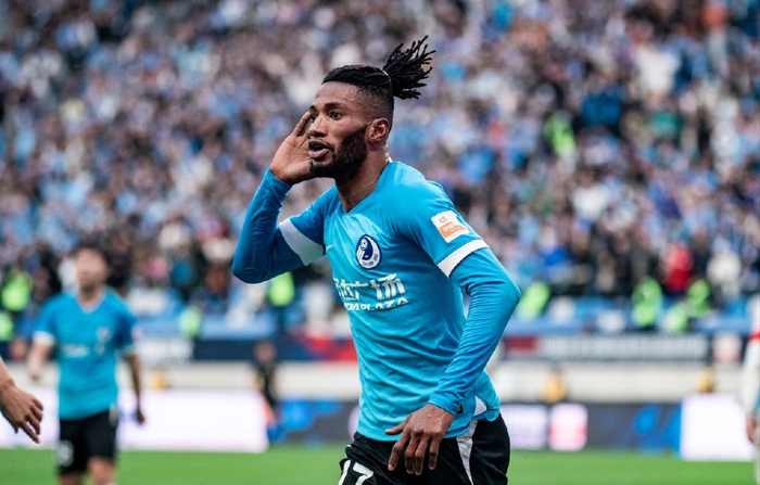 恭喜！携手前大连人助教，曼佐基加盟港超升班马！