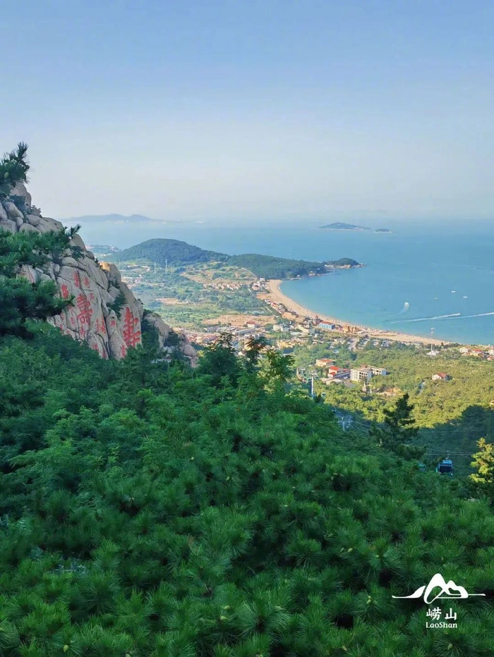 赏群峰葱翠,壮观日出,缥缈云海,恢弘日落,灿烂山花……登泰山顶,一睹