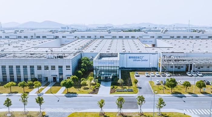 转年12月,上汽通用汽车武汉奥特能超级工厂正式竣工投产