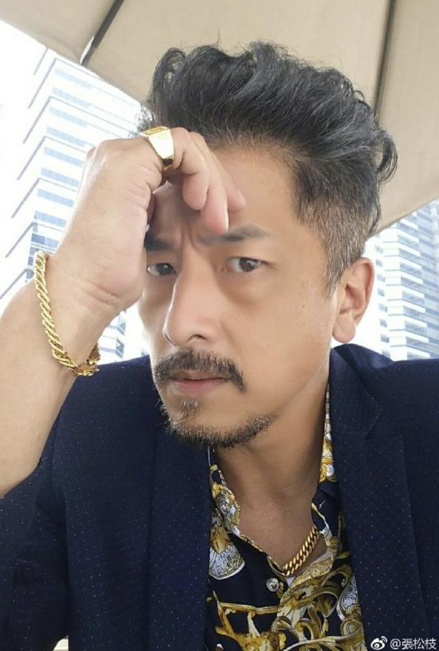 52岁TVB绿叶张松枝离巢8年演出首获认可，落魄时宁转行也不回巢