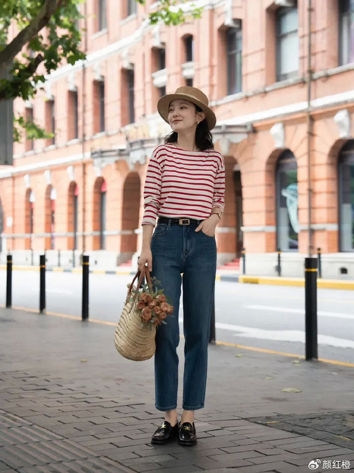 懂得塞衣角这样的小技巧,真的很重要,将上衣塞进我们的裤子里边,可以