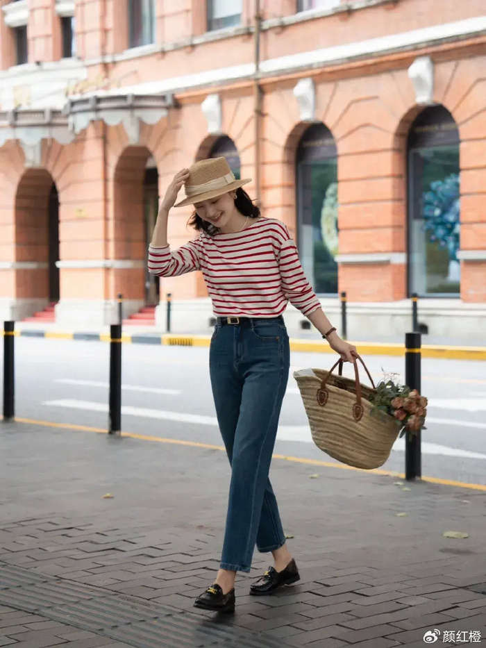 懂得塞衣角这样的小技巧,真的很重要,将上衣塞进我们的裤子里边,可以