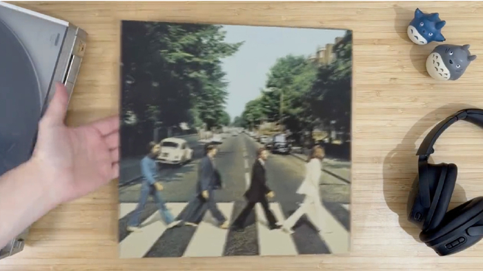 这里生成的每一段视频都是使用一张唱片封面作为起始图像,作者:stable