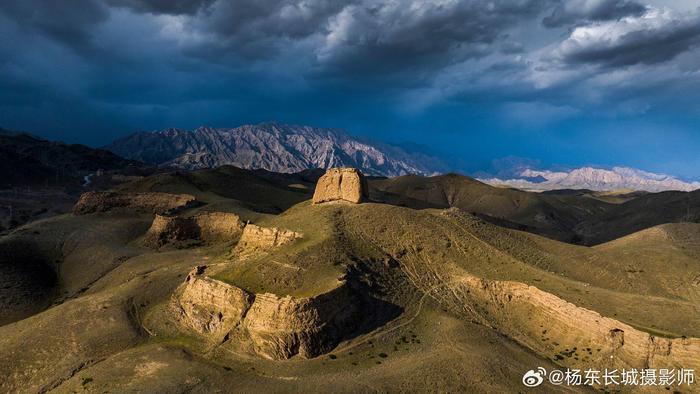 贺兰山明长城遗址图片