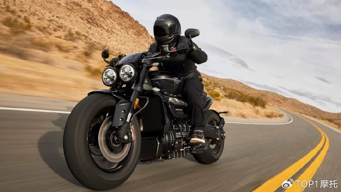 马力提升15匹凯旋火箭3暴风版海外上市黑化外观更拉风