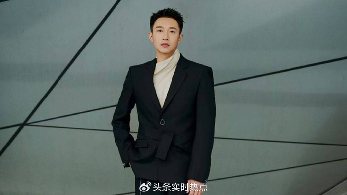 王森出席时尚活动 以生活理念展现"变化之美"|王森|时尚|演员_新浪