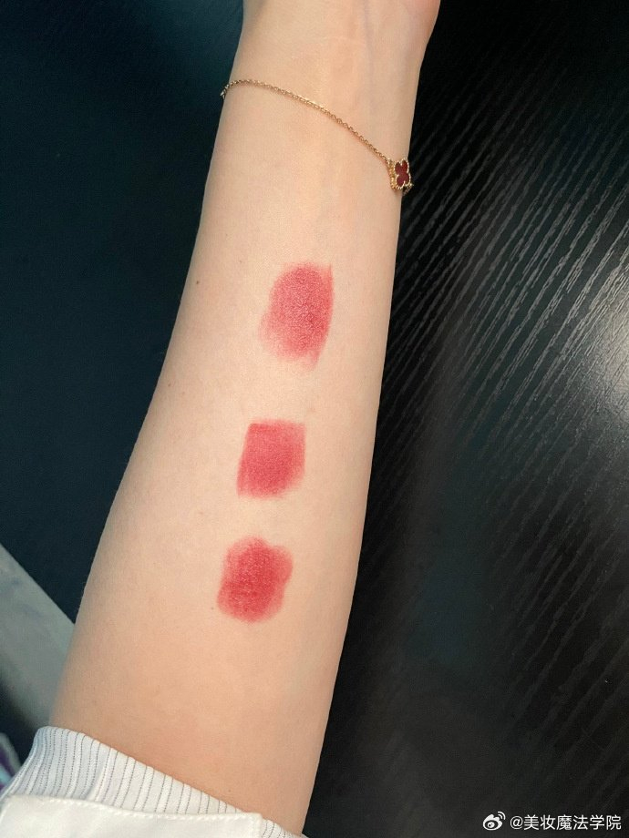 motd美妆生活李佳琦说他最喜欢的颜色是豆沙色