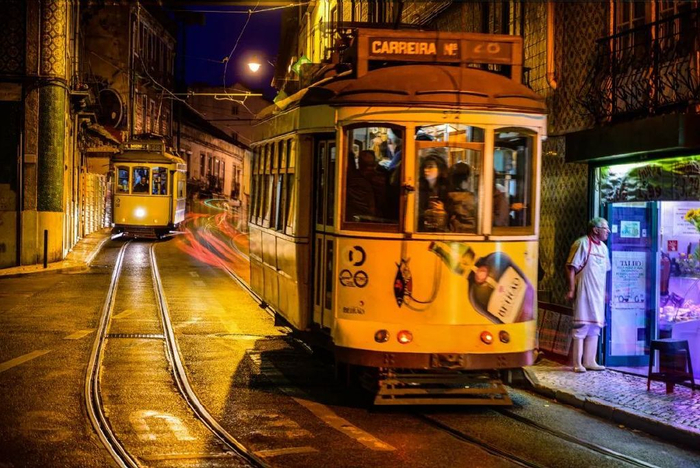 里斯本,作为葡萄牙的首都,不仅是一个充满活力和生机的城市,也是一个