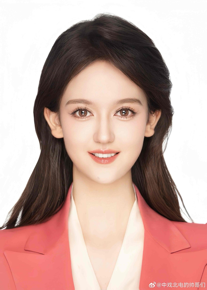 维吾尔族姑娘木娜扎是新疆维吾尔自治区播音与主持艺术类专业统考单列