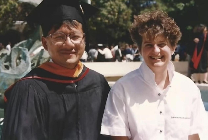 华裔首富黄仁勋,身价缘何暴涨?丨一撇一捺|英伟达|黄仁勋|一撇一捺_新