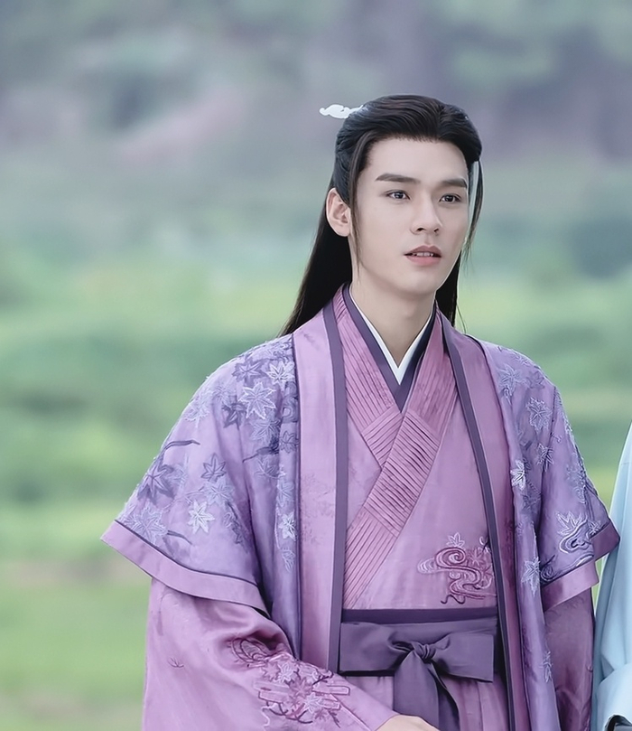 龚俊｜温客行红的、粉的、绿的、紫的、蓝的……|龚俊|孔雀|衣橱