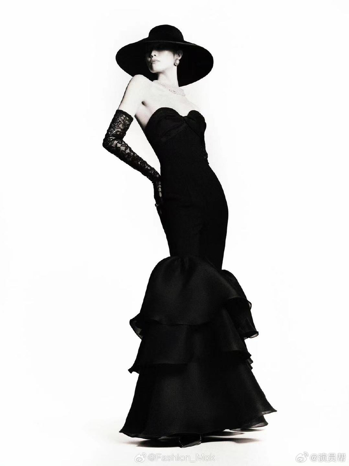 我去不愧是维秘天使何穗真的太美了吧