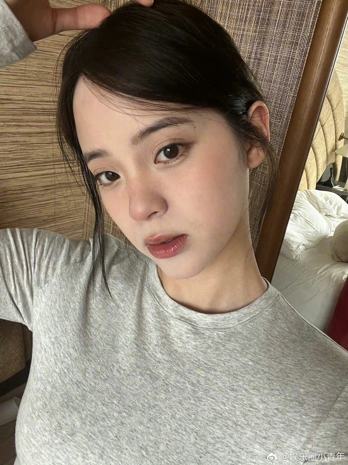 好羡慕欧阳娜娜身上的松弛感感觉她越来越漂亮了