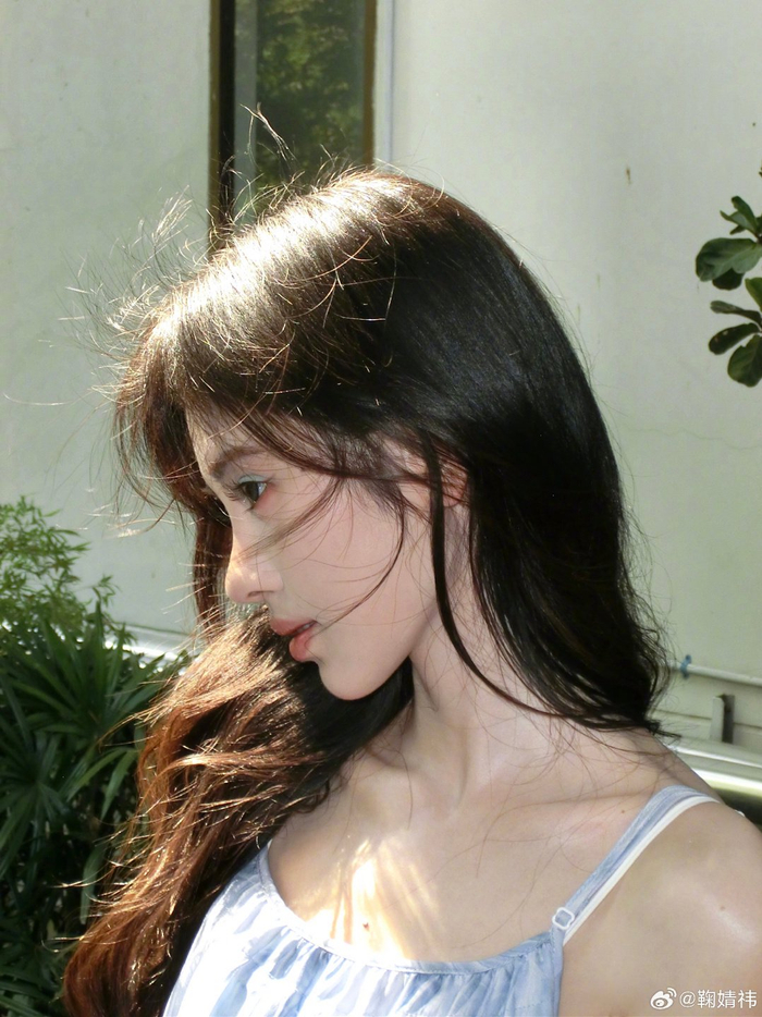 好伟大的脸吊带裙好漂亮多多发自拍