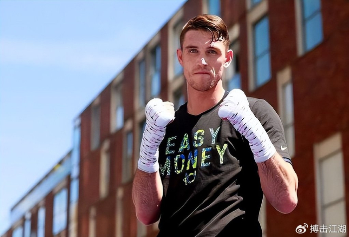 英国拳王贝特比耶夫被两次击倒过他没那么可怕我也能重创他