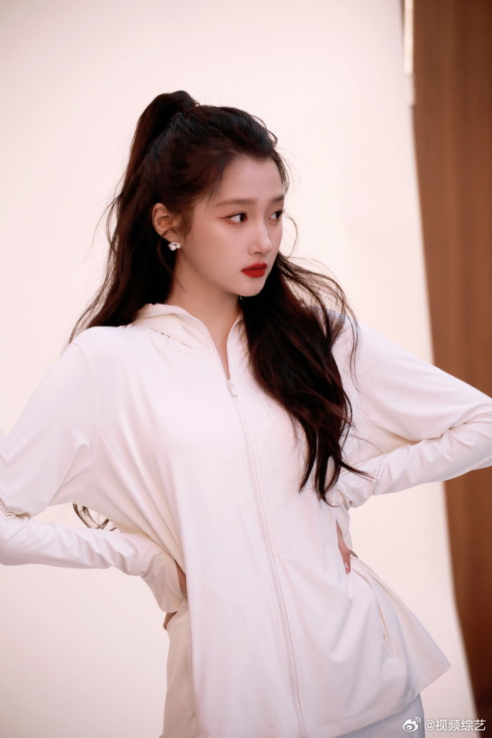 关晓彤氧气感随拍 啊啊啊啊晓彤好瘦好薄