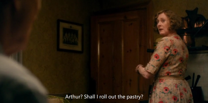 《老爸上战场》(dads army)中刚好有这个例句:shall i roll out the