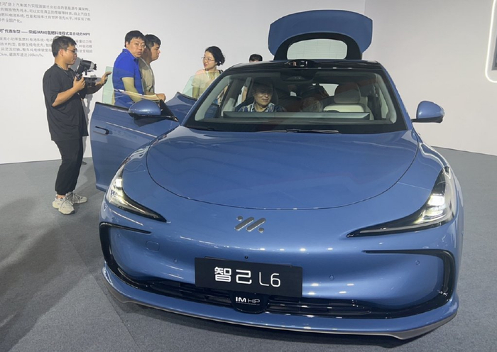 上汽七大技术底座向新跃迁 打造全新"科技生命体"