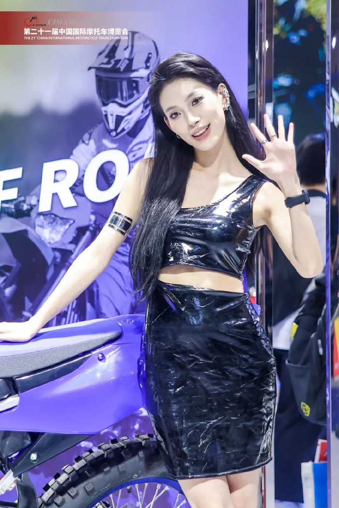 好看啊中国摩博会的那些车模们