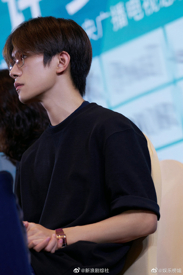 tfboys王俊凯王源易烊千玺正脸vs侧脸