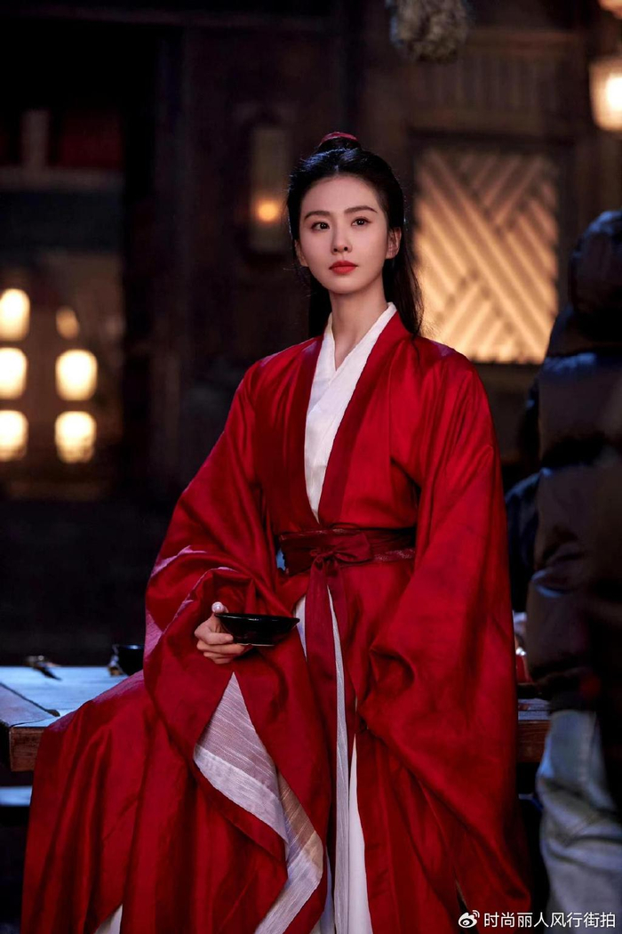红衣战损美出圈演技更是封神,不愧是天选古人|刘诗诗|红衣|封神_新浪