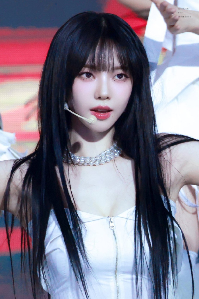 aespa柳智敏舞台服装频繁出问题,粉丝卡车示威,也无法