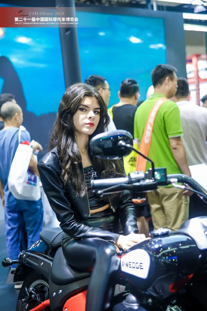 好看啊中国摩博会的那些车模们