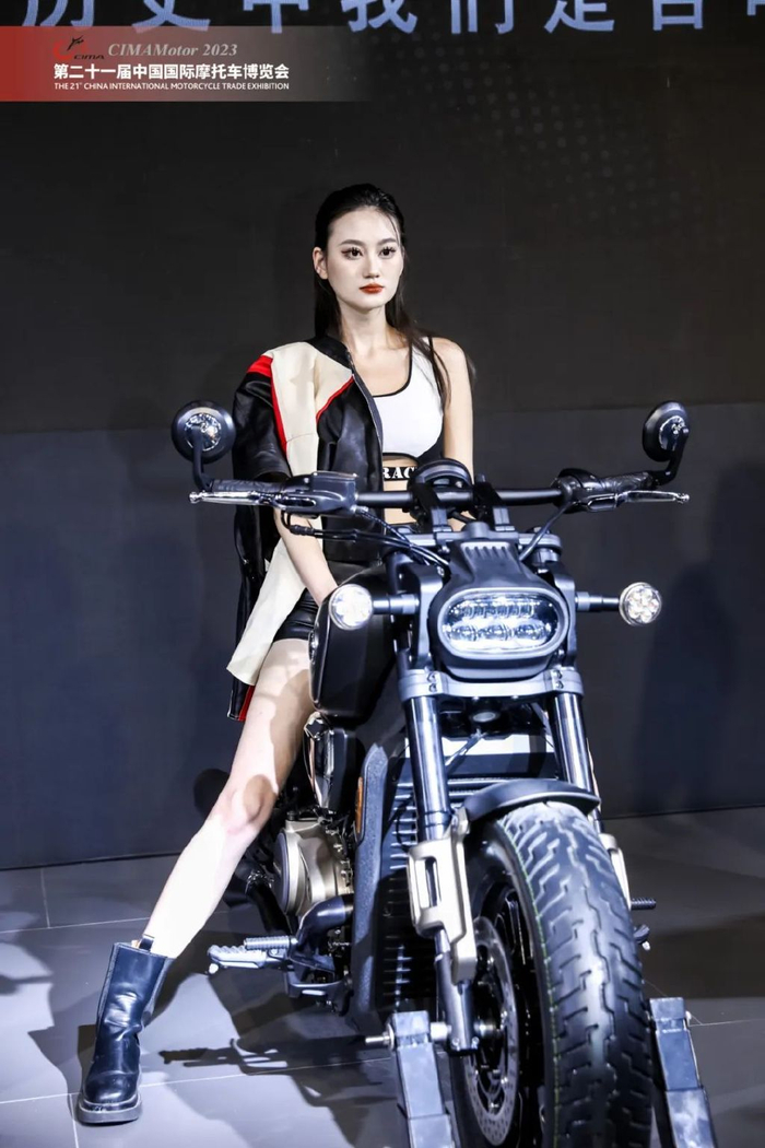 好看啊中国摩博会的那些车模们