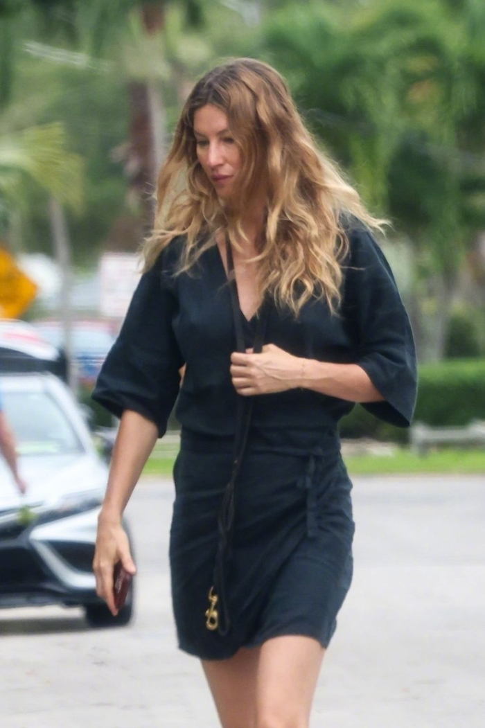 吉赛尔·邦辰 近日外出健身遛狗的街拍