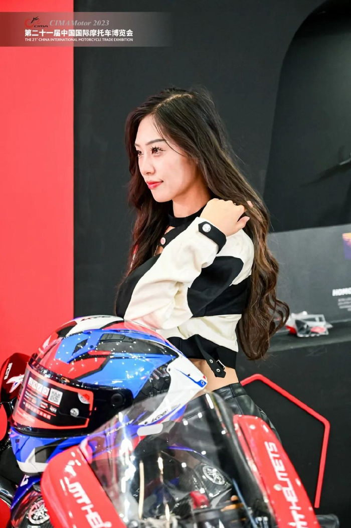 好看啊中国摩博会的那些车模们