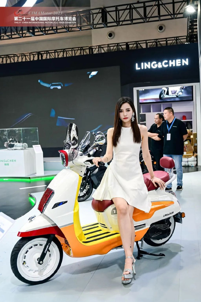 好看啊中国摩博会的那些车模们