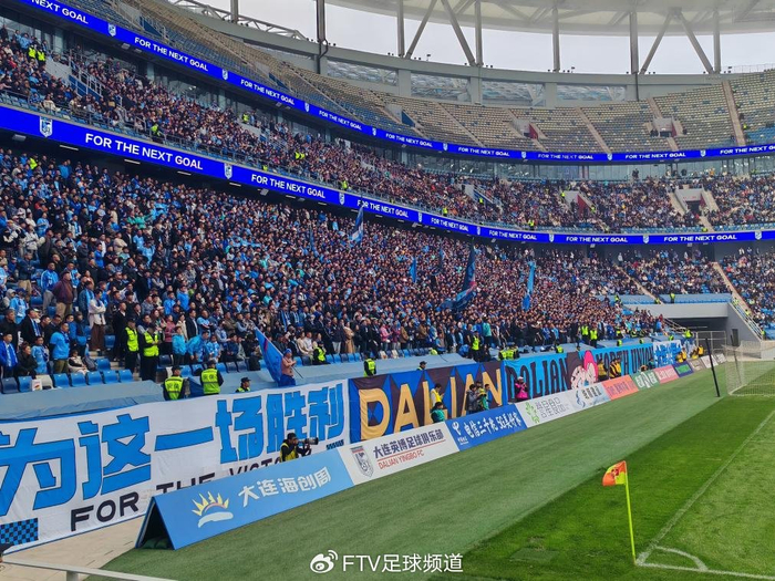 激情与梦想:中超之后的大连人|足球|中超|英博_新浪新闻