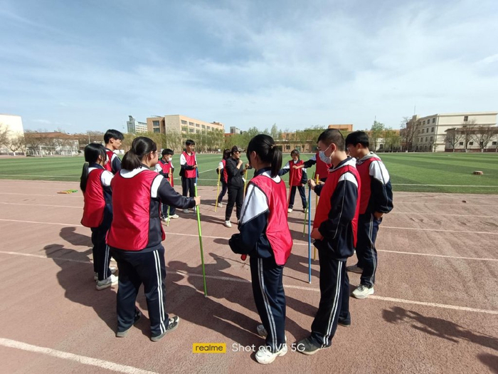 相信自己赢在未来石嘴山市第三中学高三学生考前心理素质拓展活动