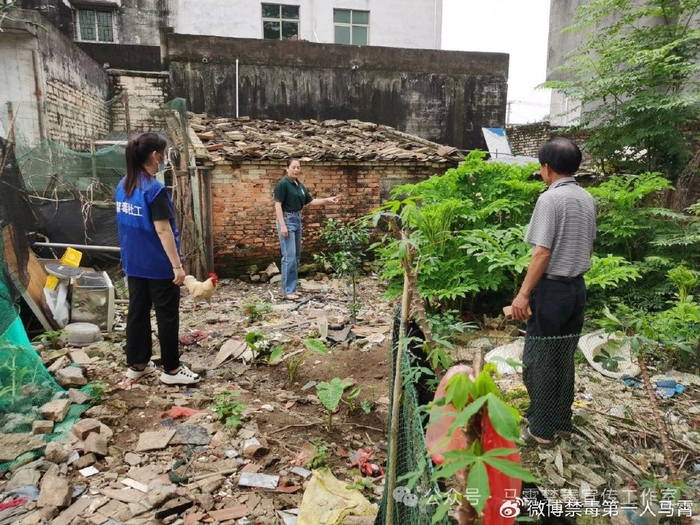 合浦县西场镇全面开展"五一安全感满意度,禁种铲毒禁毒宣传"活动