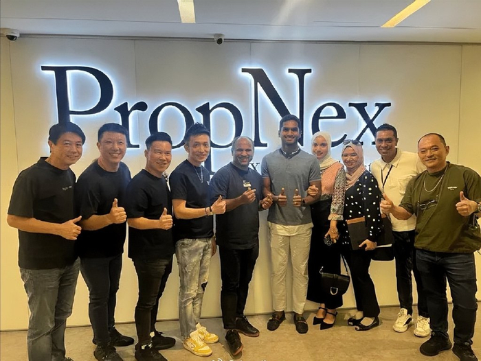 新加坡队长真是666主业是踢球的副业是卖房现在是一箭双雕