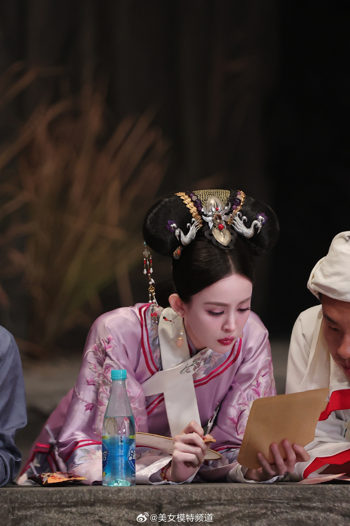 古力娜扎清宫古风造型美照