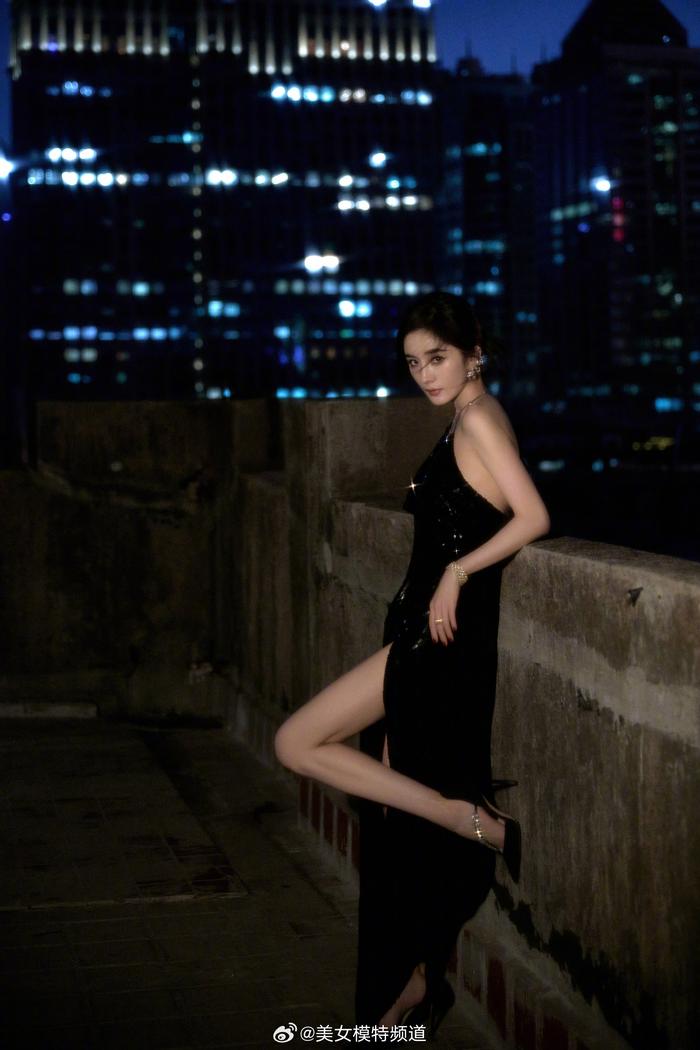 杨幂的裙子 写真图片